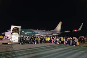 Aterrizó vuelo humanitario de colombianos en Líbano.
