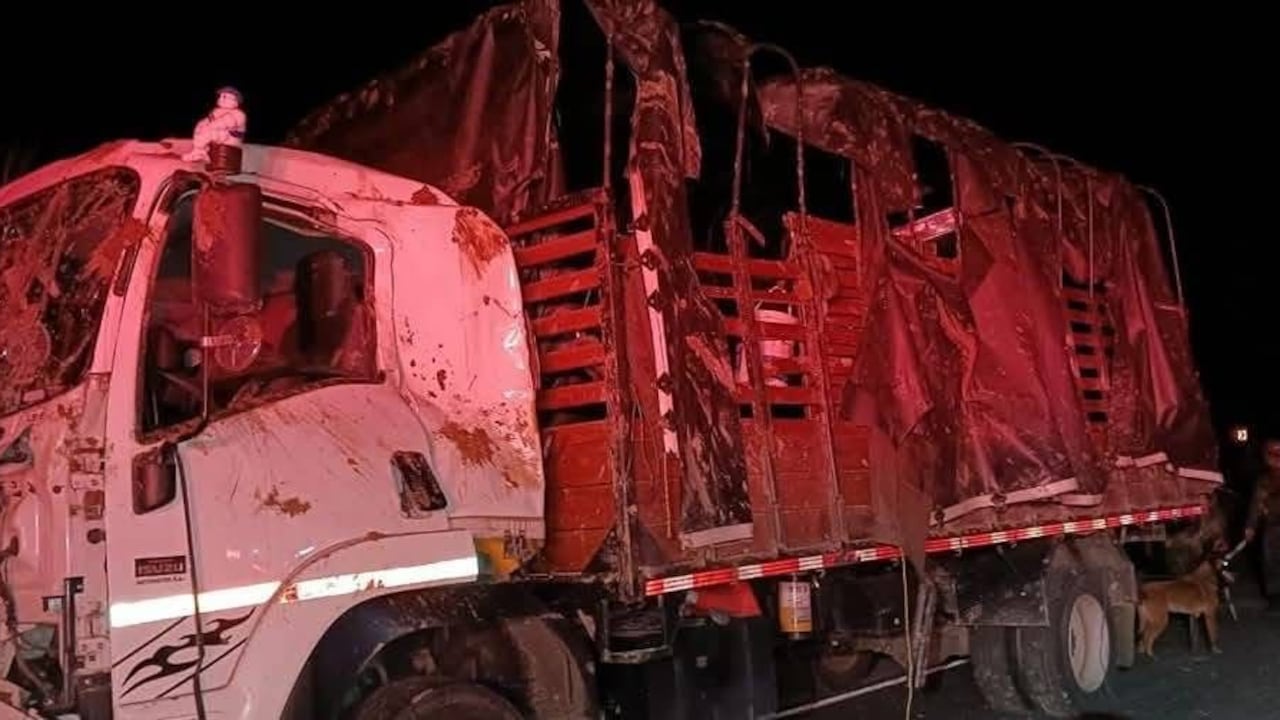 Ataque a caravana militar.