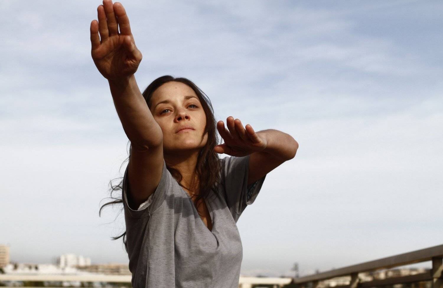 ‘De óxido y hueso’ (2012) Con nueve nominaciones a los Premios César, incluyendo la de Mejor Actriz para Cotillard, cuenta la historia de Alain, un boxeador que se encuentra desprotegido junto a su hijo de cinco años. Su destino se cruza con el de Stéphanie, una entrenadora de ballenas, luego de una tragedia.          