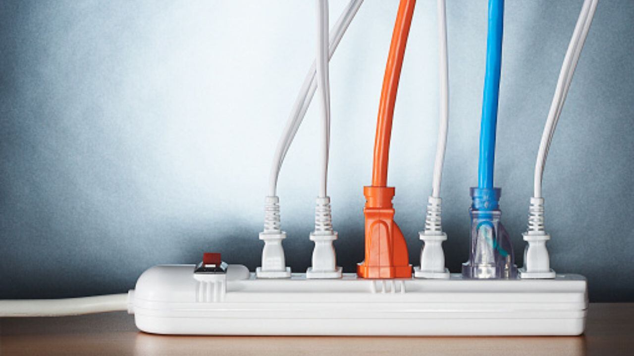 Regletas cerca de las ventanas.