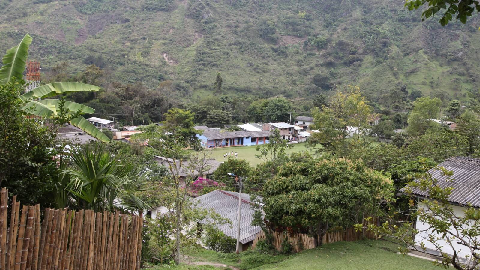 Las montañas de Corinto, en el norte del Cauca, se convirtieron en el centro de esta disputa. Por temor a los enfrentamientos, una parte de la población decidió salir del territorio.