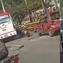 Siniestro vial en el sector de Valle del Lili, en el que al menos unos 6 vehículos estuvieron involucrados.