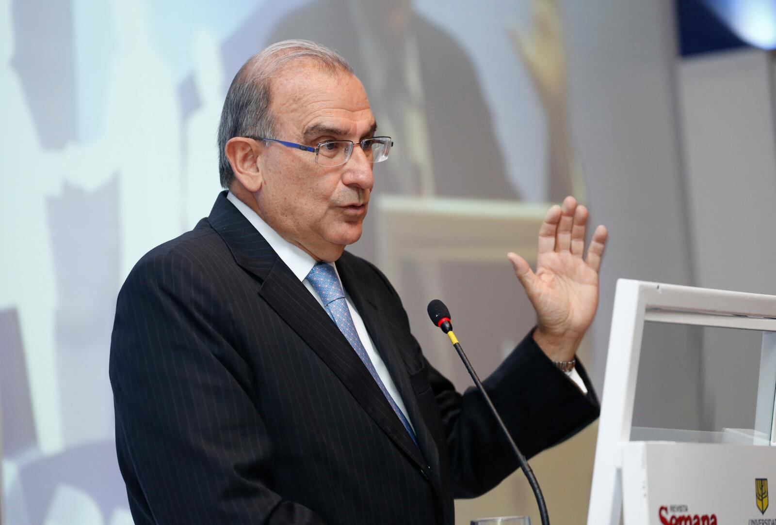 El senador Humberto de la Calle.