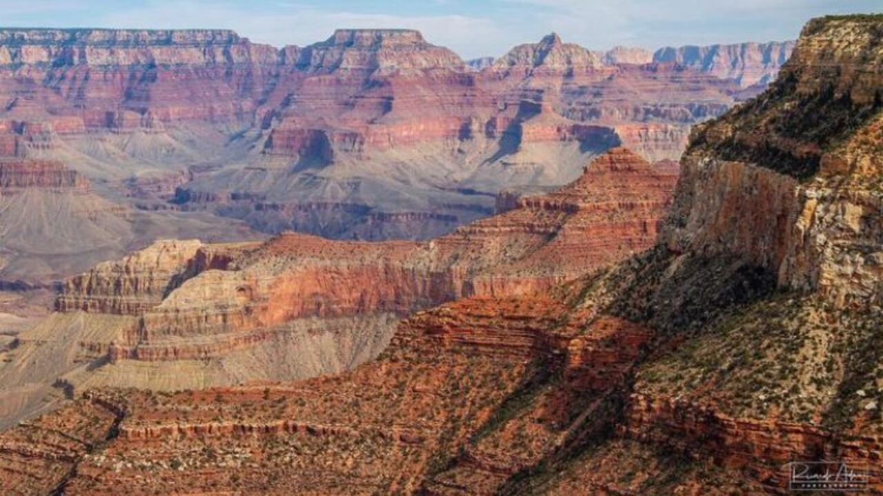 Alcanzaron al excursionista alrededor de las 3:30 p. m. y lo declararon muerto en el lugar.