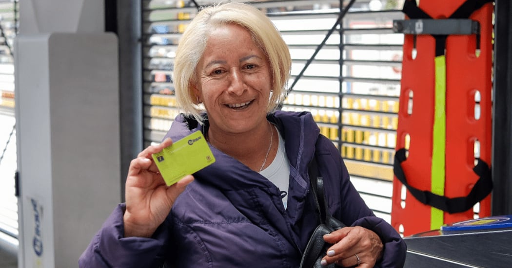 Los pasajes deben ser activados cada mes en las tarjetas TuLlave personalizadas.