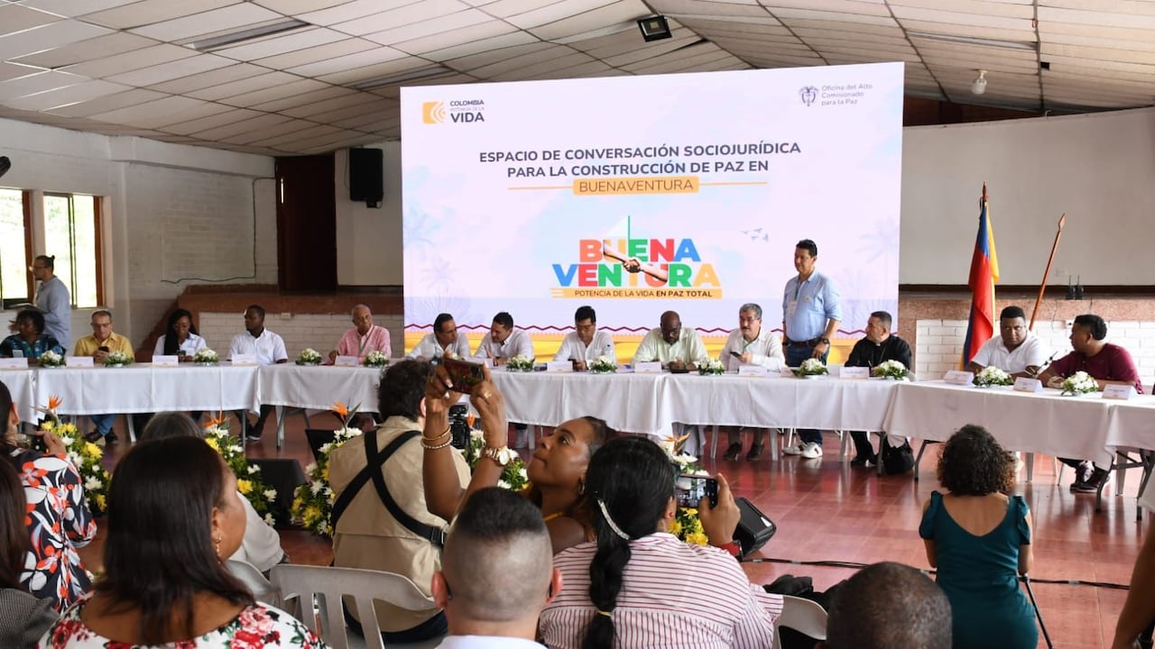 La mesa cuenta con delegados del Gobierno Nacional