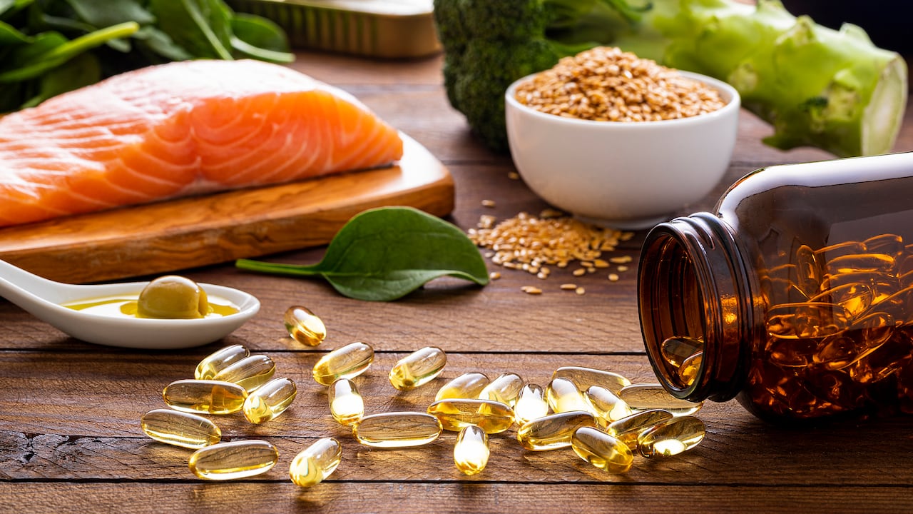 Alimentación saludable / Alimentos y cápsulas de vitamina