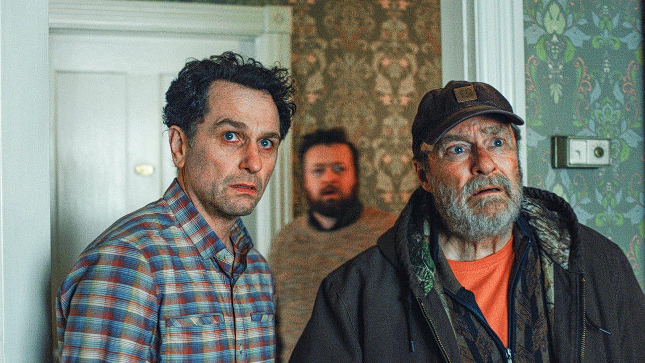 Por 'Widow's Bay', Matthew Rhys ganó anoche su tercer Emmy y el gran Stephen Root se llevó su primero. La serie se llevó 14 galardones.