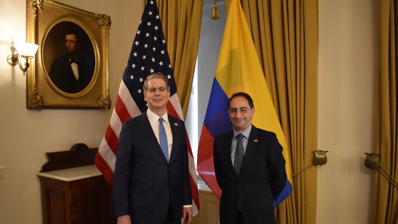 Scott Bessent, secretario del Tesoro de los Estados Unidos, y José Manuel Restrepo, vicepresidente electo de Colombia.