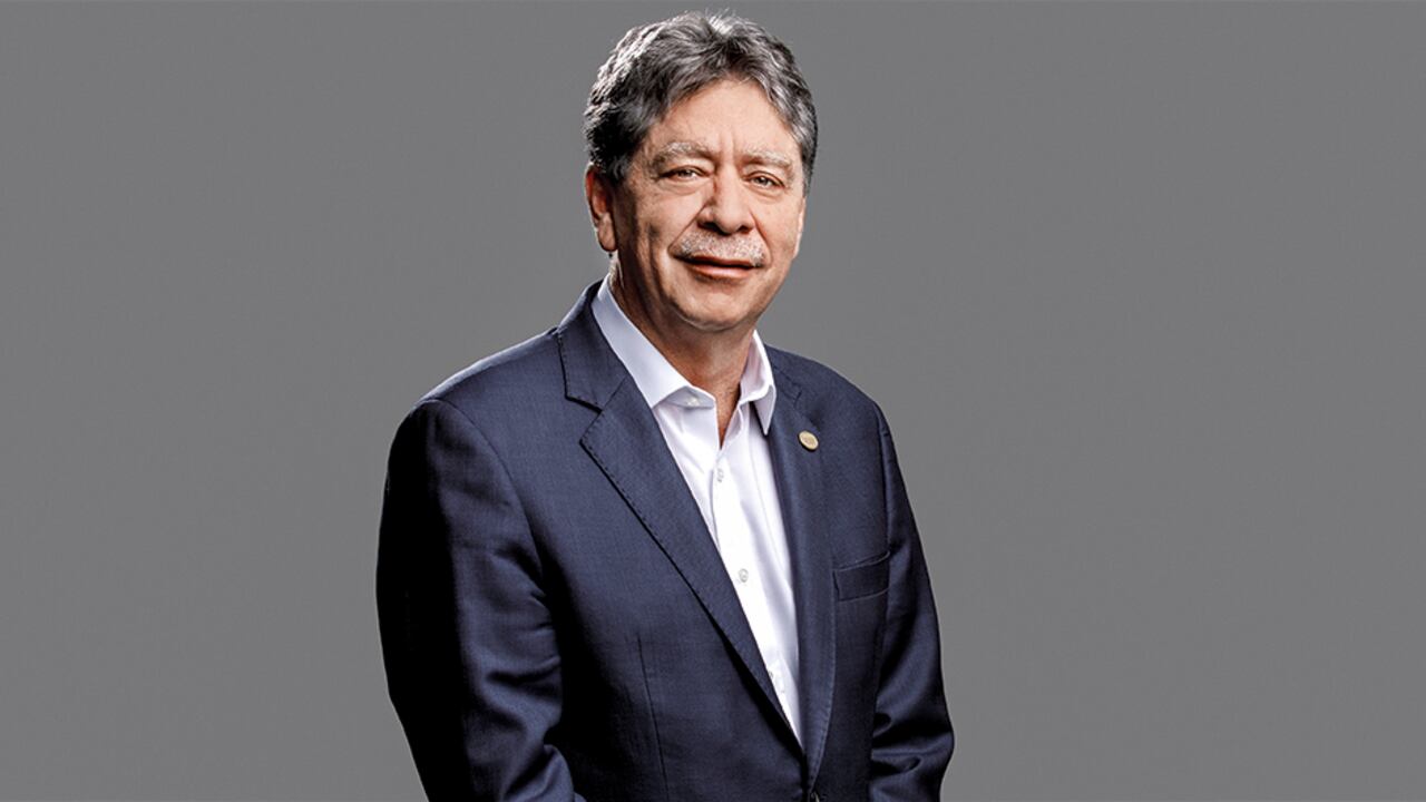 Bruce Mac Master considera que lo que debe hacer el Gobierno con los empresarios es sentarse con ellos y trabajar mucho.