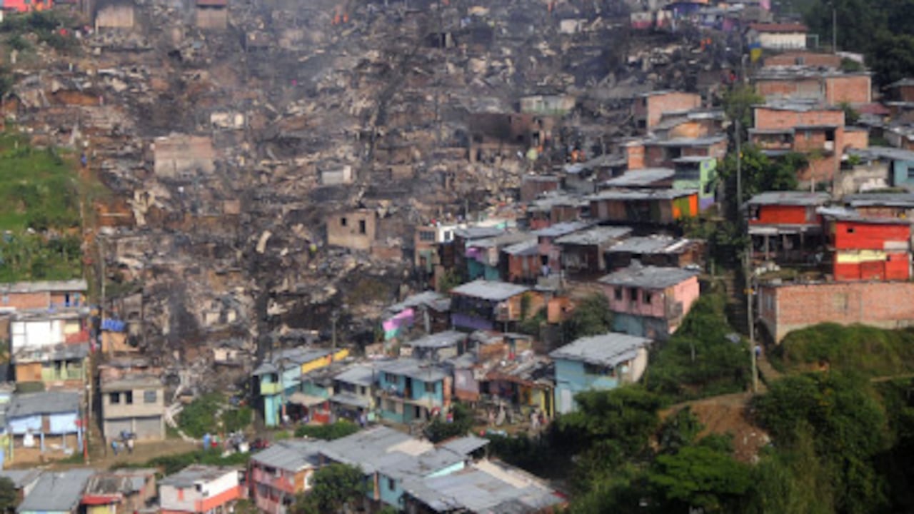 730 personas fueron afectadas por el incendio del 3 de junio en la Comuna 13. Los damnificados afirmaron que el incendio había sido provocado por manos criminales