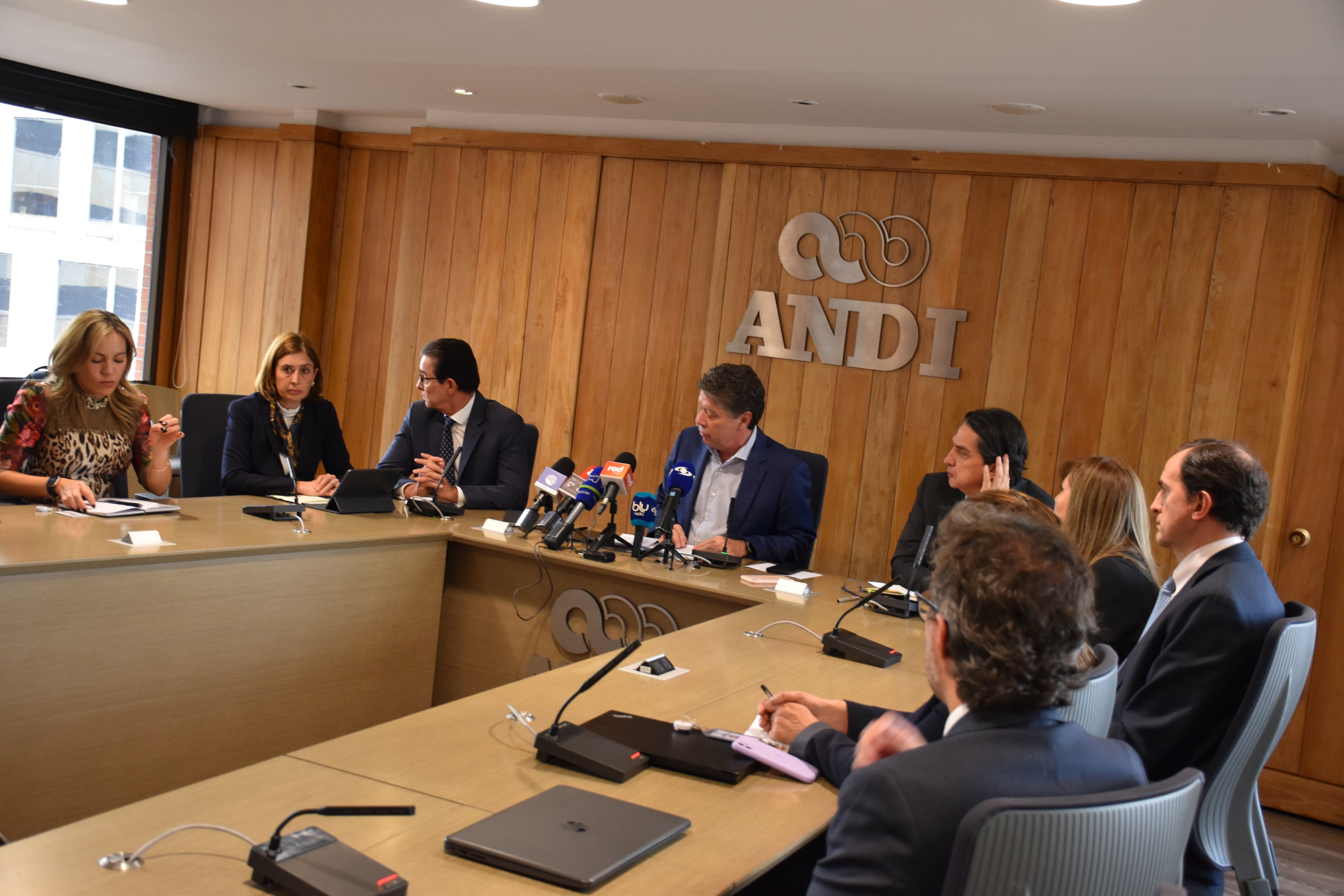 Andi expone las cifras del sector salud, y alerta por un posible "apagón". Cortesía: Andi