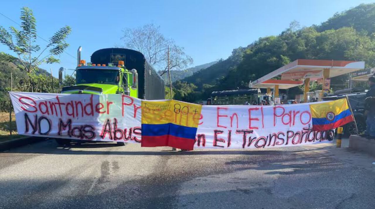 Paro de transportadores en Santander.