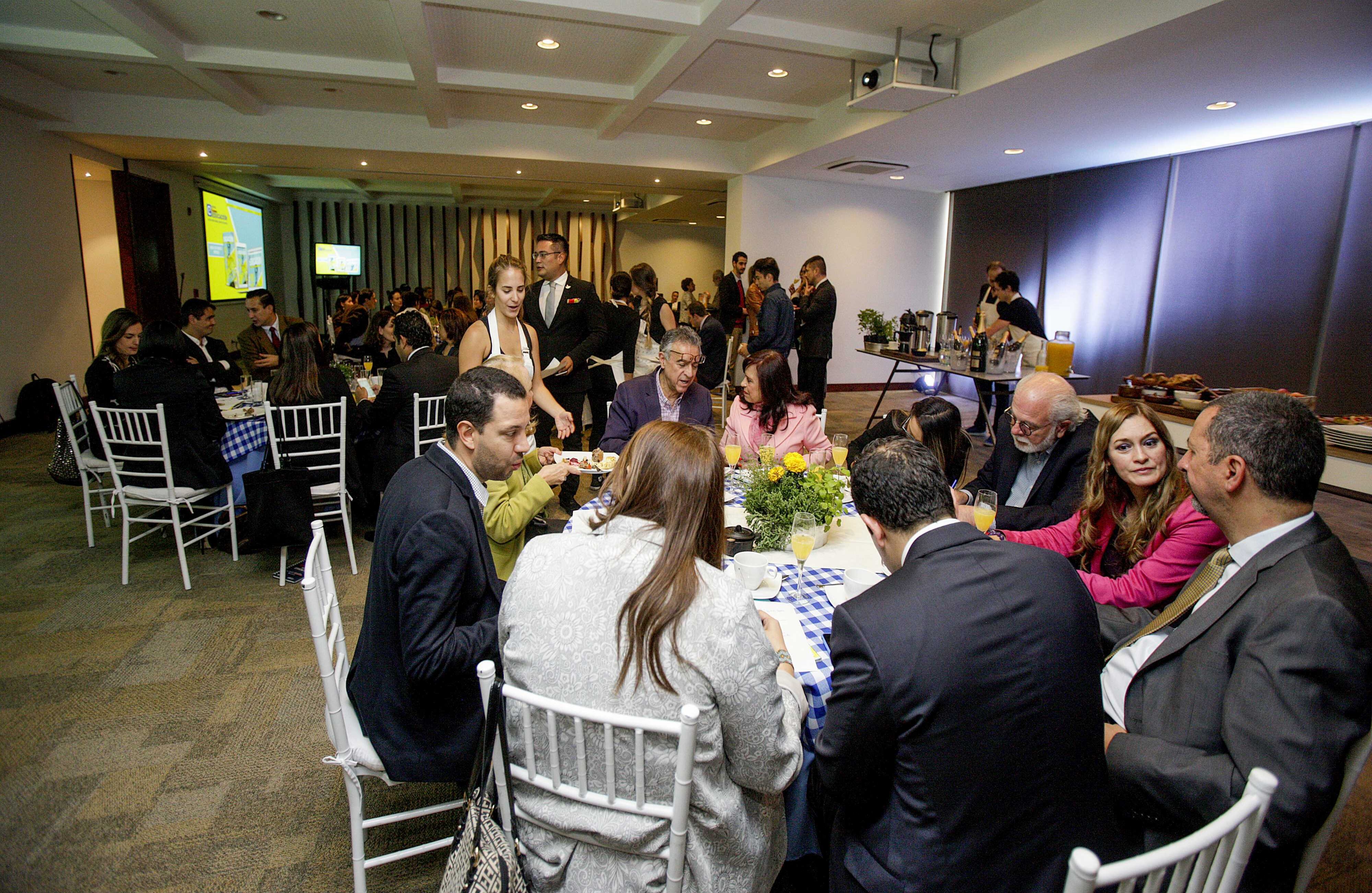 Luis Guillermo Hernández, DirecTV, Milton Martínez, rector Abraham Linconl Martha Castellanos, Héctor Meléndez, Operación Éxito, Sandra Chica, Operación Éxito, Piedad Caballero y Rafael Orduz, Fundación Compartir.