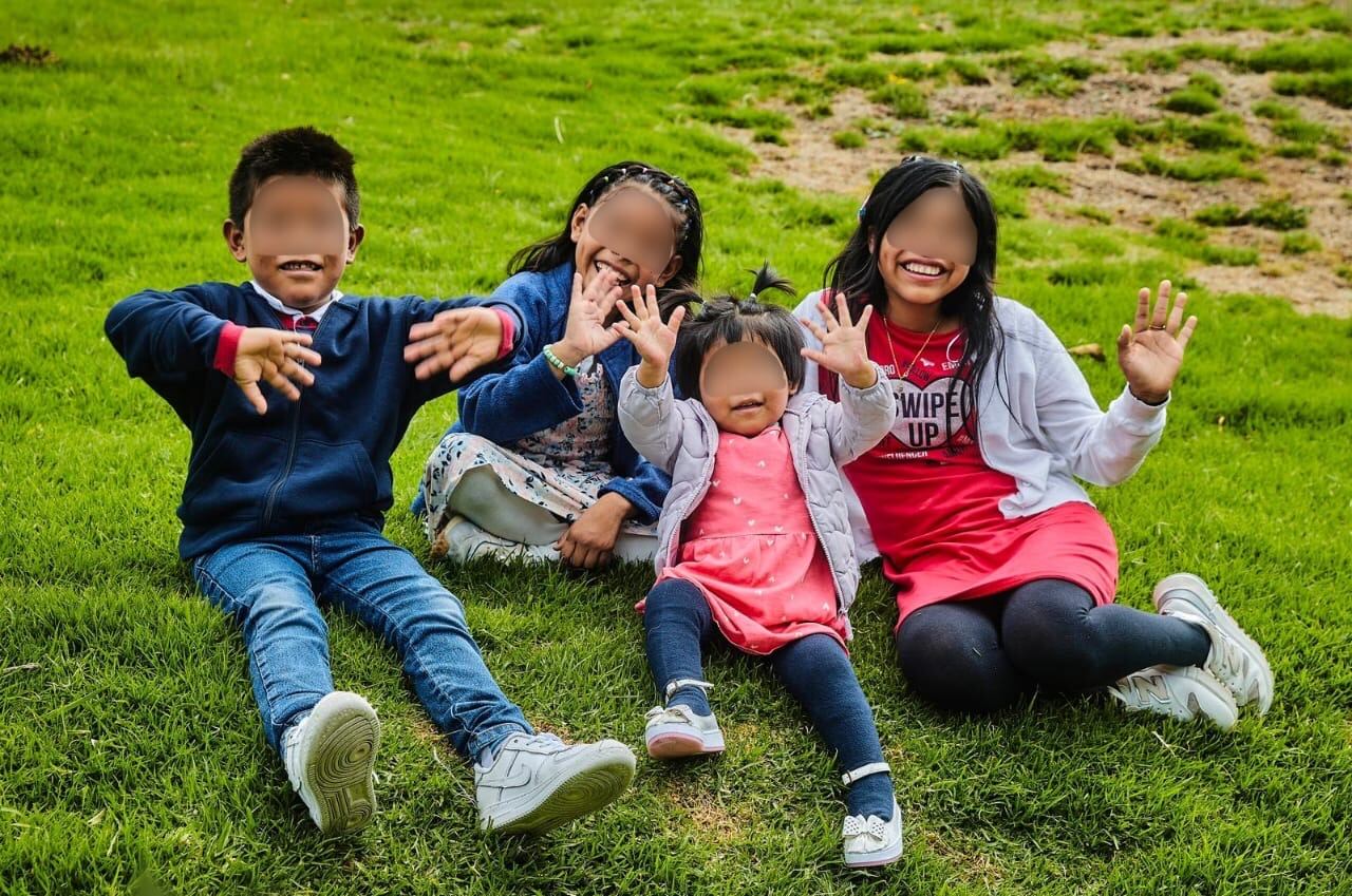 Asi lucen hoy los niños que fieron encontrados en la selva del Guaviare hace un año.