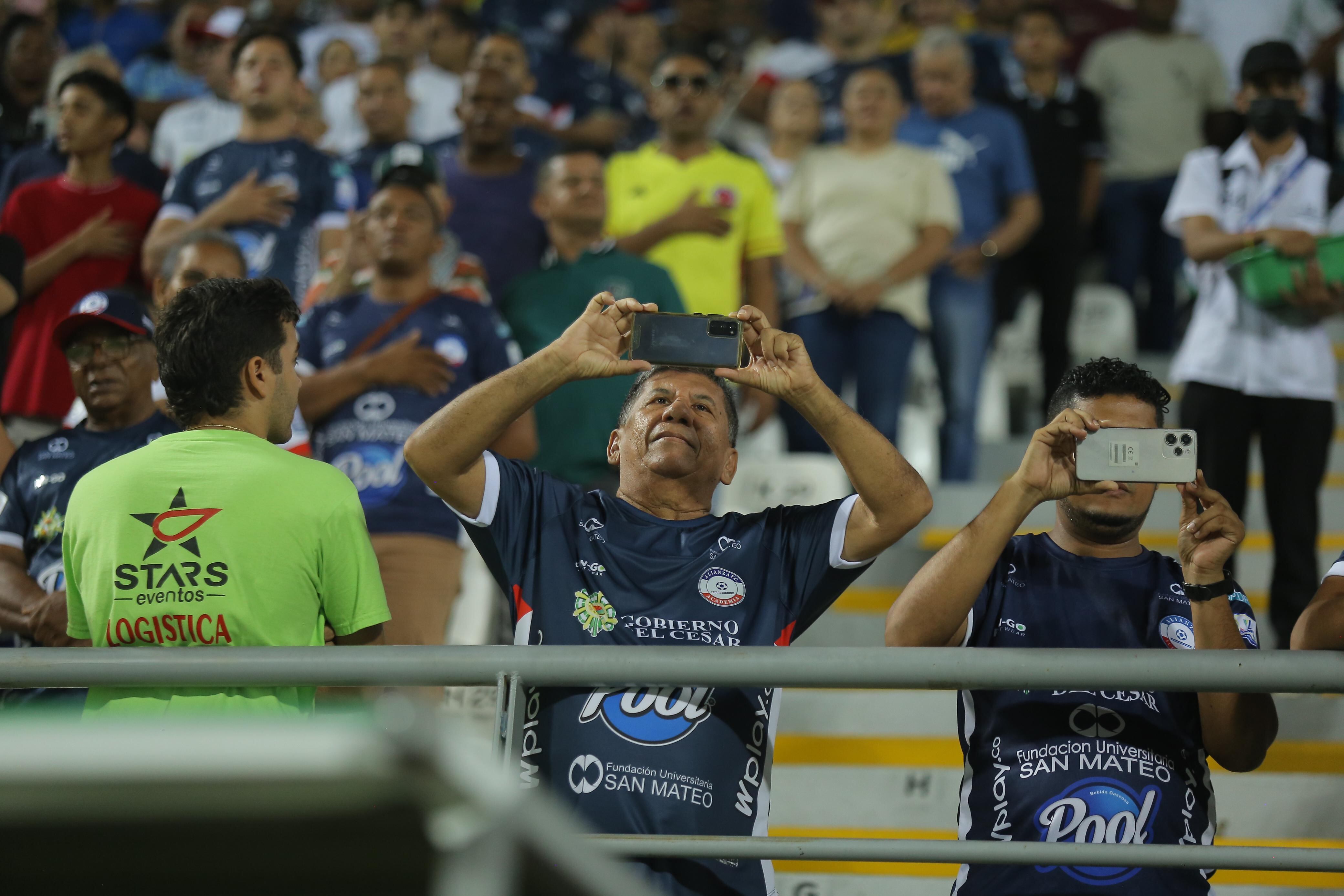 El estadio Armando Maestre Pavajeau de Valledupar, se ha convertido en punto de encuentro de familias y fanáticos del fútbol.