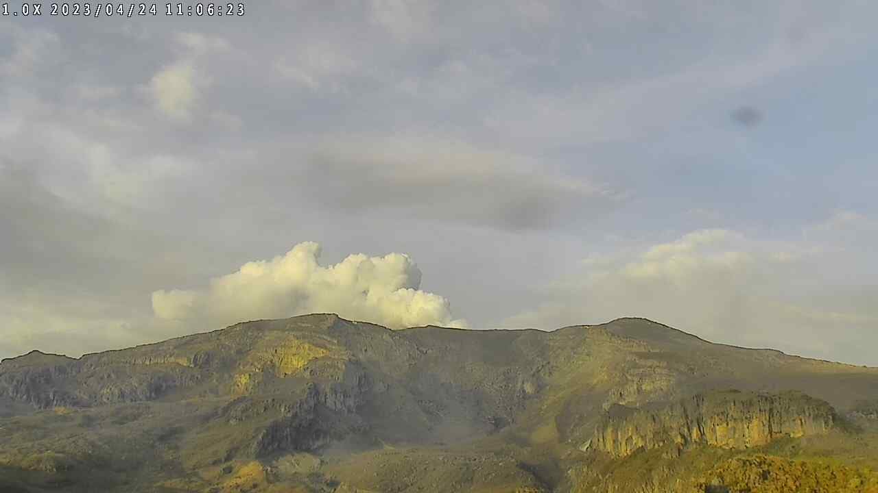 Panorámica del volcán Nevado del Ruiz.