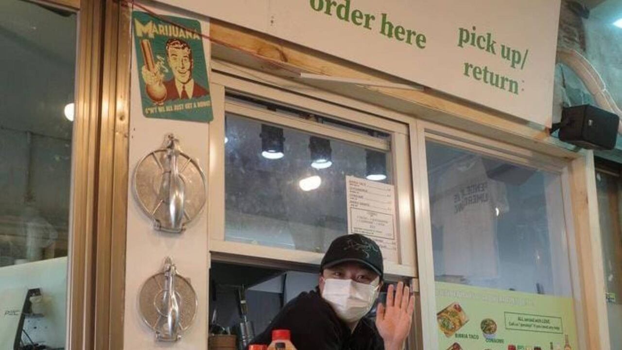 Sus dueños dicen que el hombre se remonta al momento en que trabajaban en una cocina en Estados Unidos.