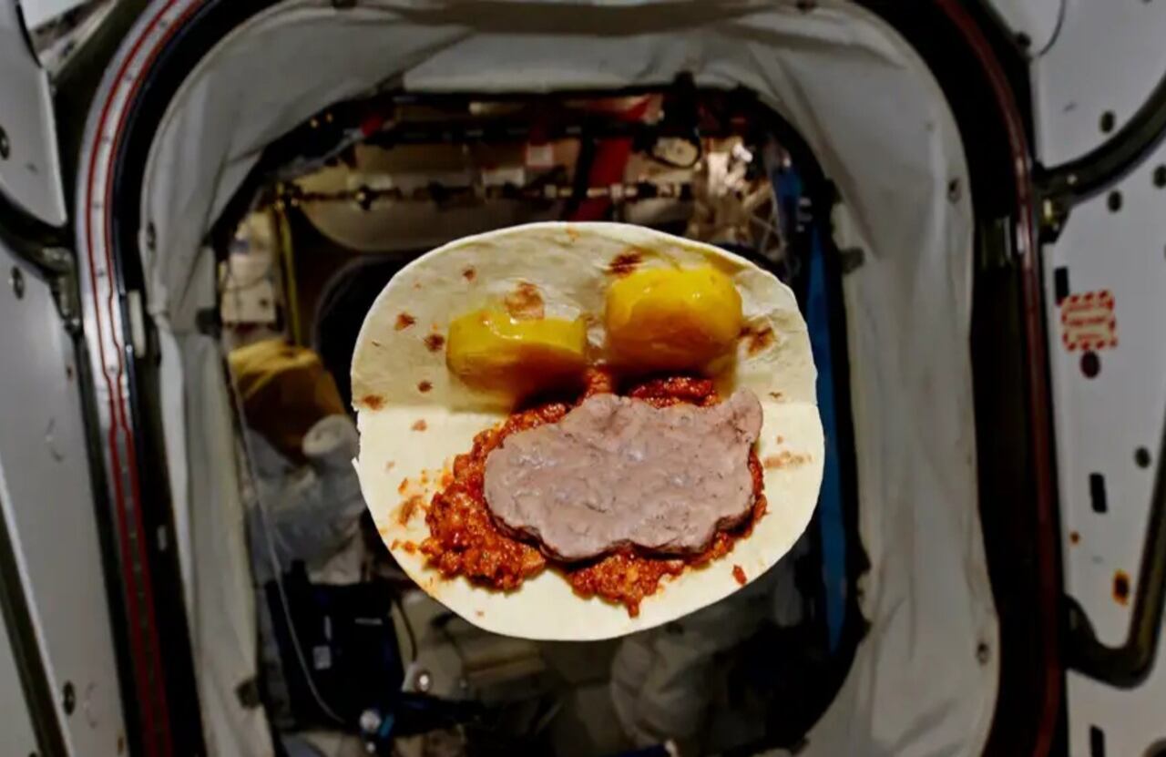 Tortillas, nueces, café y salsas picantes: parte del menú de los astrónomos de la misión Artemis II.