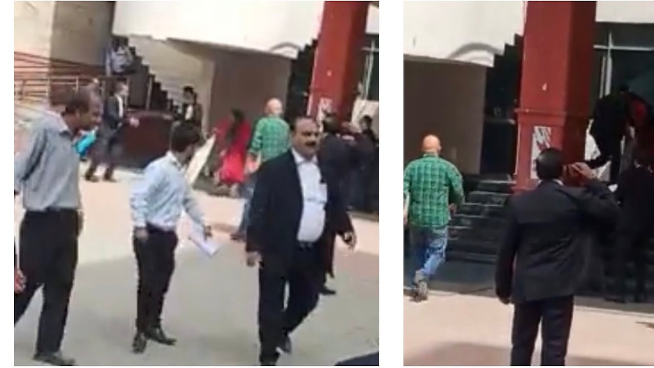 Un singular caso se presentó en India cuando un abogado disparó contra una mujer en un juzgado, al parecer, por una disputa que tenían por un presunto caso de estafa.