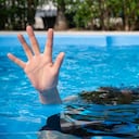 El menor comenzó a sentir "toques" debajo del agua. Imagen de referencia.