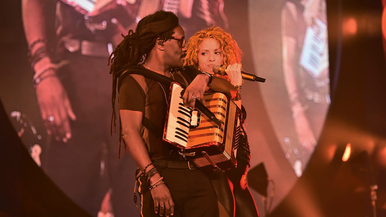 Albert Menéndez acompaña a Shakira desde 1999, cuando coincidieron durante la grabación de MTV Unplugged.