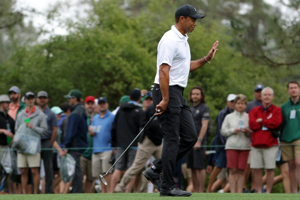 Tiger Woods camina en el hoyo 14 durante una ronda de práctica antes del Masters en el Augusta National Golf Club el 6 de abril de 2022 en Augusta, Georgia (Estados Unidos). Foto de Jamie Squire/Getty Images/AFP / Getty Images
