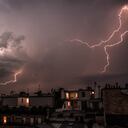 Las autoridades metereológicas de Argentina decretaron la alerta amarilla por fuertes tormentas eléctricas y caída de granizo en ocho provincias del país, entre ellas Buenos Aires.