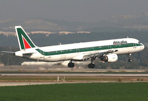 Alitalia espera realizar dos viajes semanales en la ruta Roma-Caracas-Roma, según reportó el martes la estatal Agencia Venezolana de Noticias.