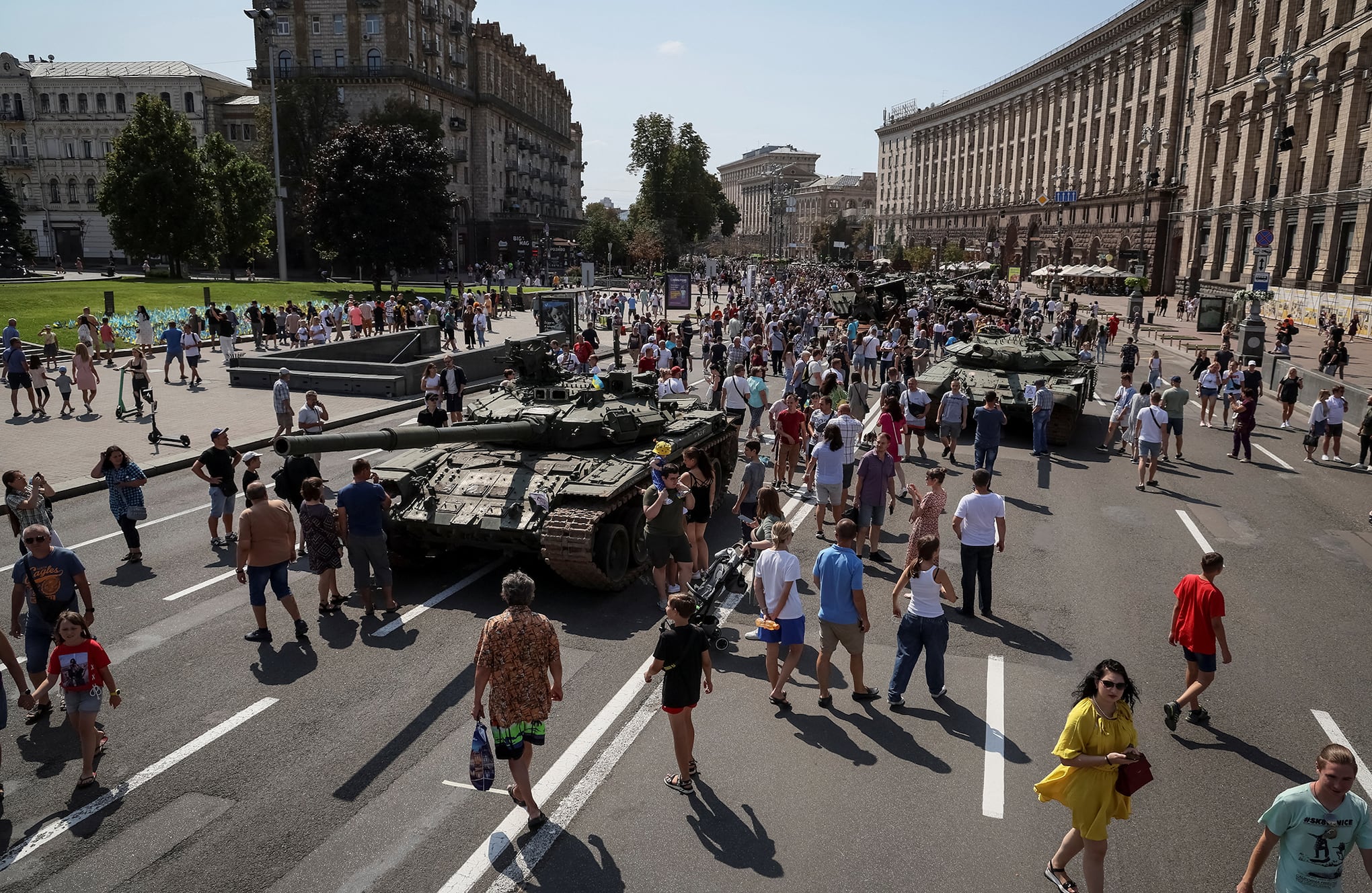 En imágenes : Ucrania exhibe tanques rusos destruidos en Kyiv
