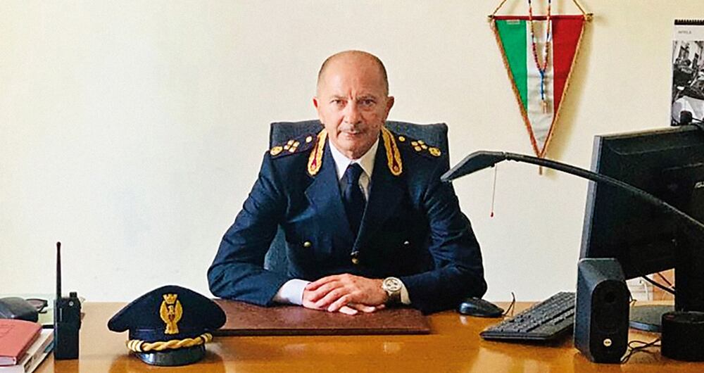 Davide Della Cioppa, jefe de la Comisaría de Vicária-Mercato de la Policía de Estado de la ciudad de Nápoles. 