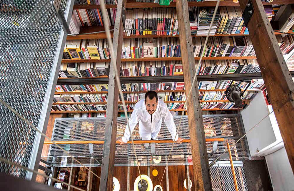 Para Yolanda Auza, creadora de Wilborada 1047, la pandemia demostró que las librerías necesitan tener una canal digital sólido. Foto: Juan Carlos Sierra/ SEMANA.