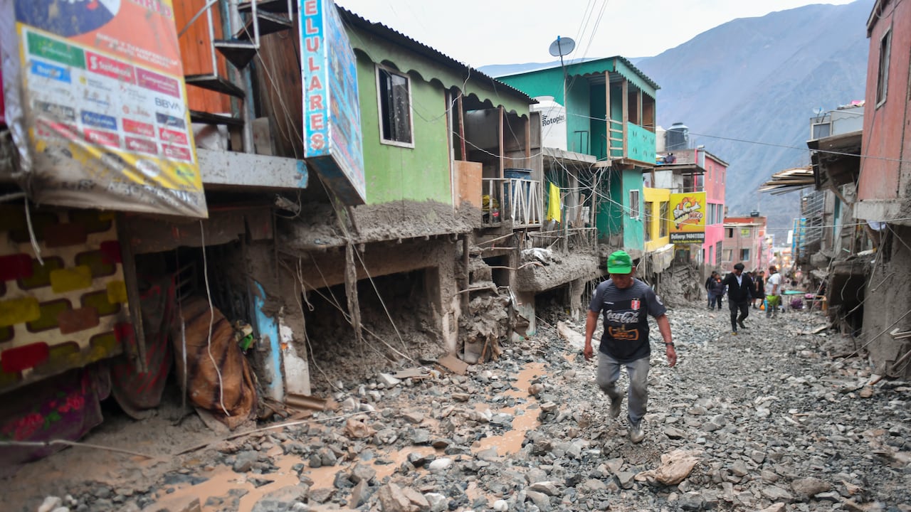 Las autoridades advirtieron que el número de víctimas del desastre podría aumentar. (Photo by Diego Ramos / AFP)