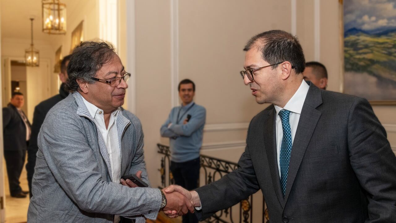 El presidente Gustavo Petro y el fiscal general, Francisco Barbosa.