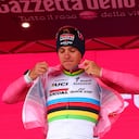 Evenepoel deja vacante la maglia rosa