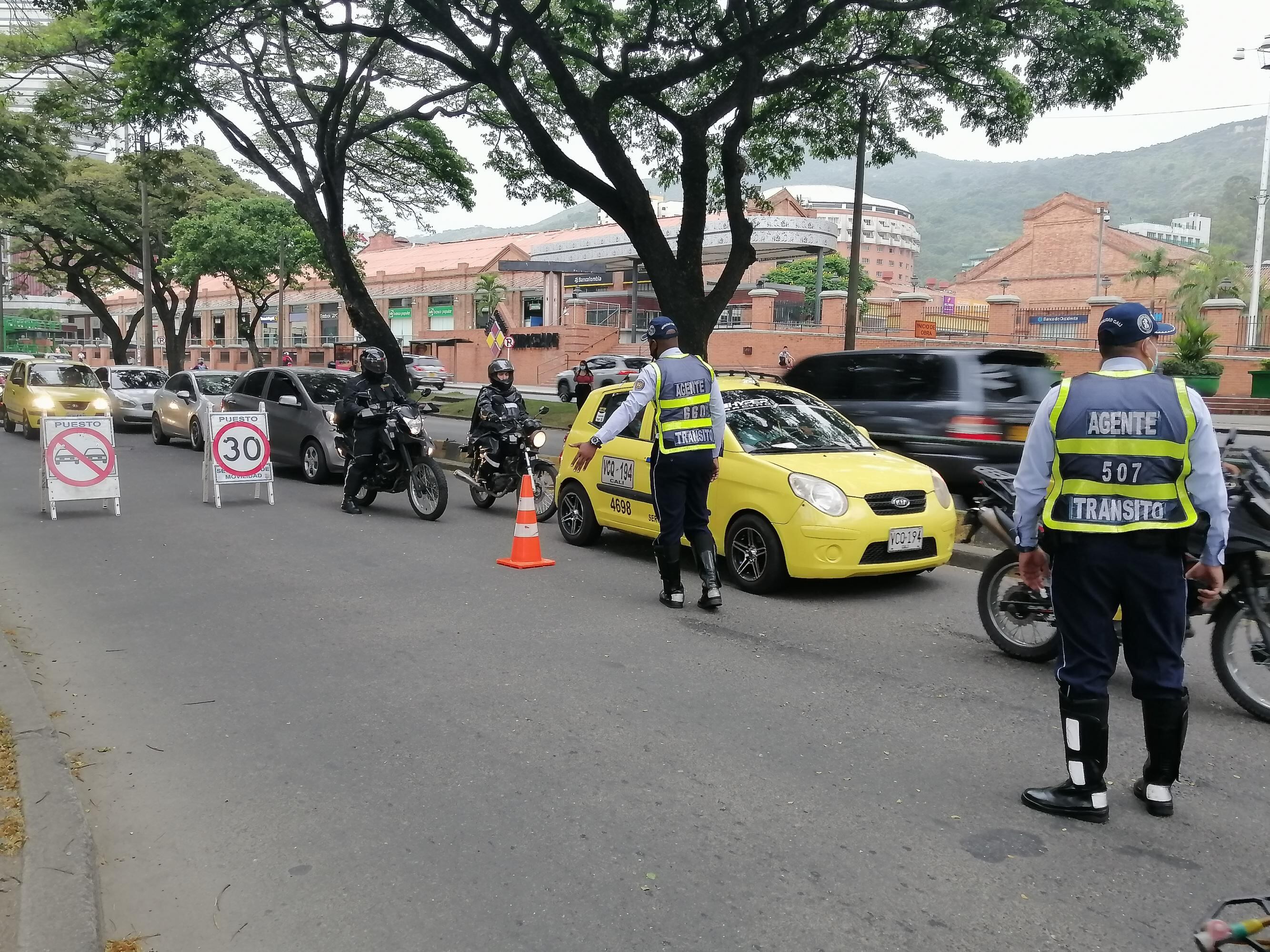 Agentes de tránsito establecerán controles para que la medida del pico y placa se cumpla. 
