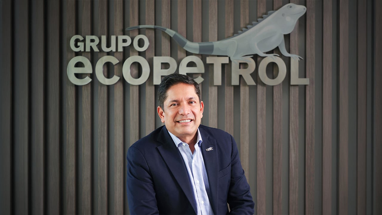 Juan Carlos Hurtado, presidente (e) de Ecopetrol, señala que vienen dos plantas regasificadoras para el país: la del Pacífico, que entrará en noviembre, y la del Caribe, Puerto Bahía, en enero de 2027.