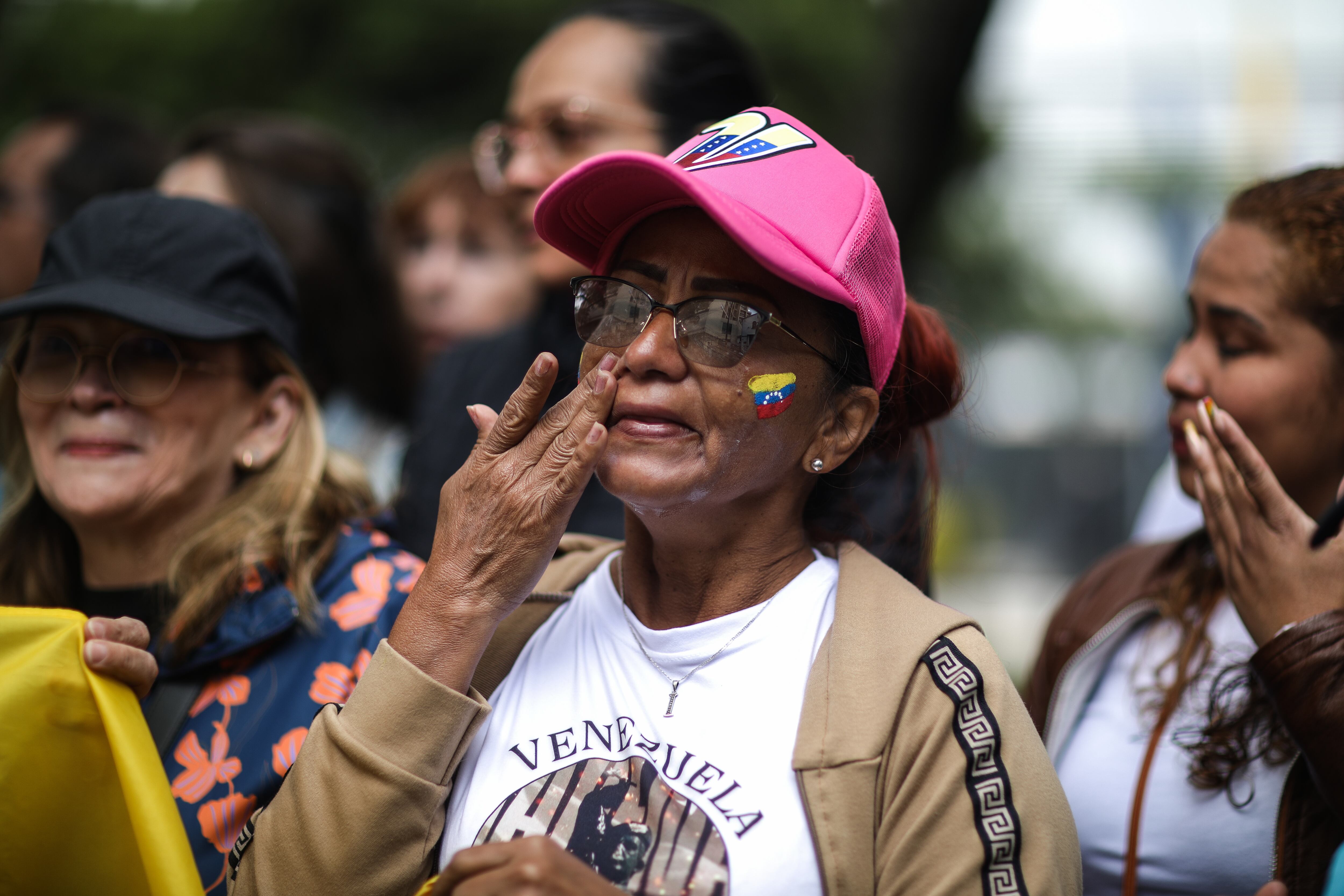 Consulado de Venezuela 
Plantón en contra de Nicolas Maduro por el fraude en las elecciones presidenciales