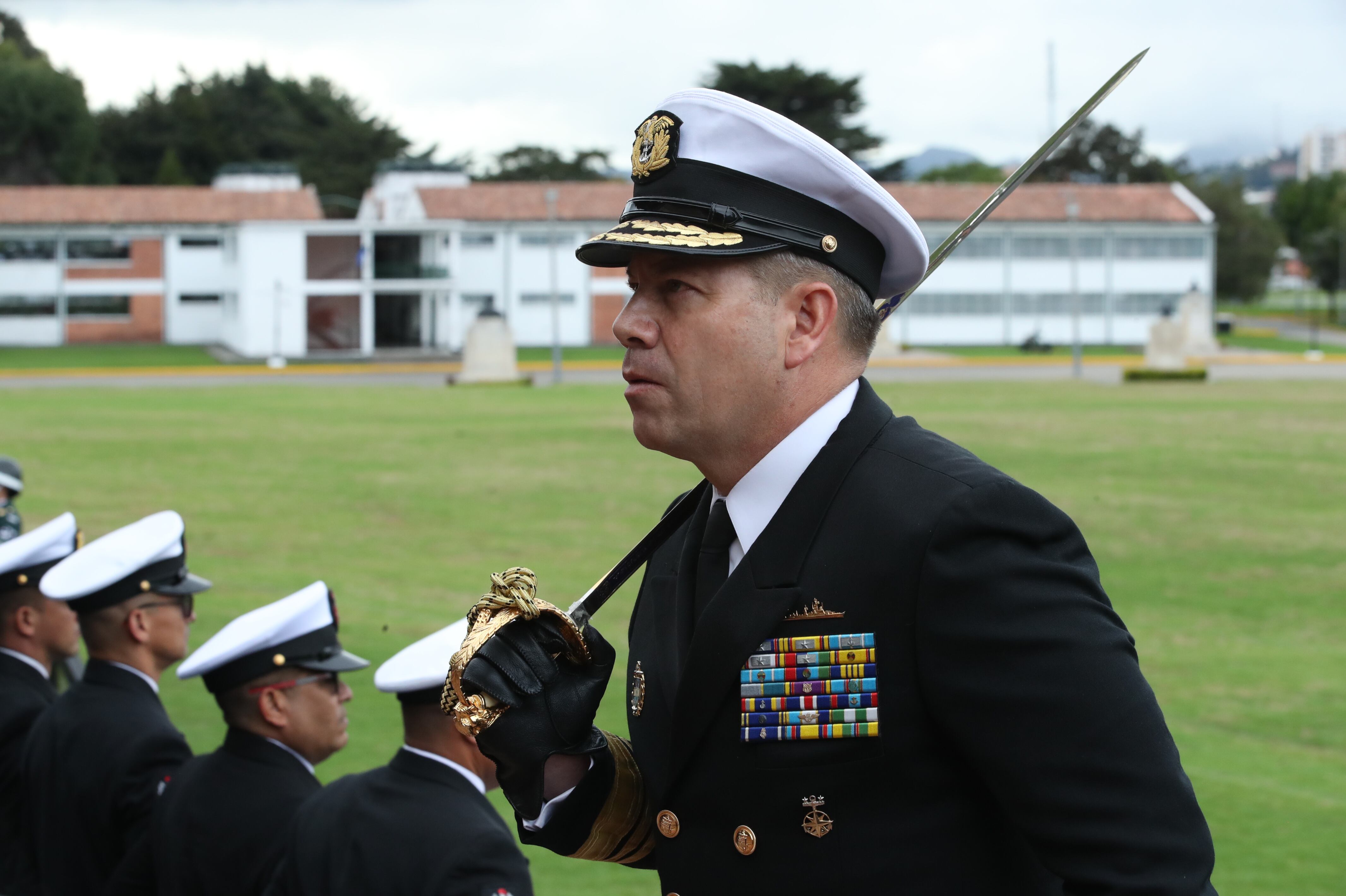 Almirante Francisco Hernando Cubides Granados  nuevo comandante general de las Fuerzas Militares