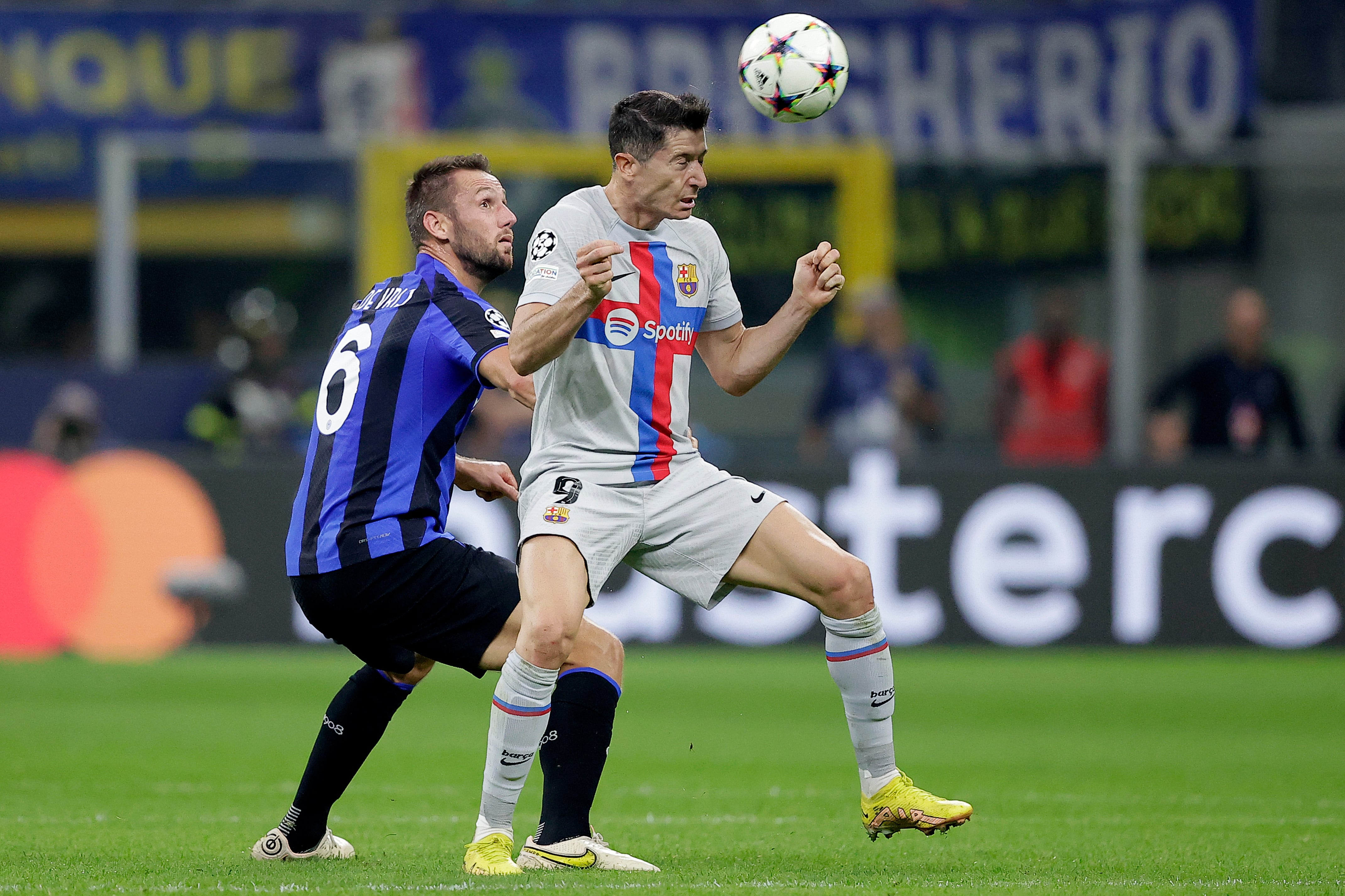 Inter en Italia le ganó el duelo de la fecha 3 en UCL al Barcelona.