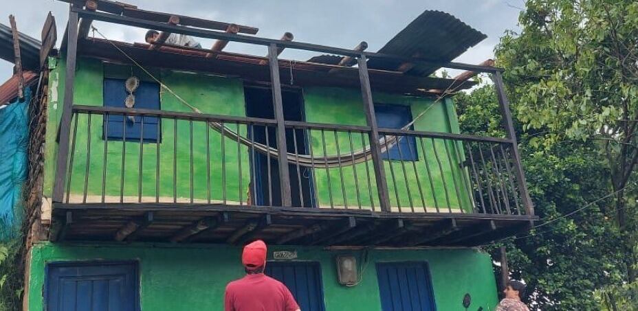 Casas destechadas y otras afectaciones dejó un fuerte aguacero en la zona norte del valle