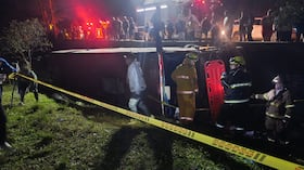 Bus accidentado en la vía Panamericana.
