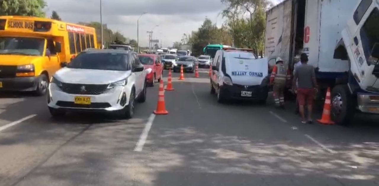 Vehículo varado en Usaquén.