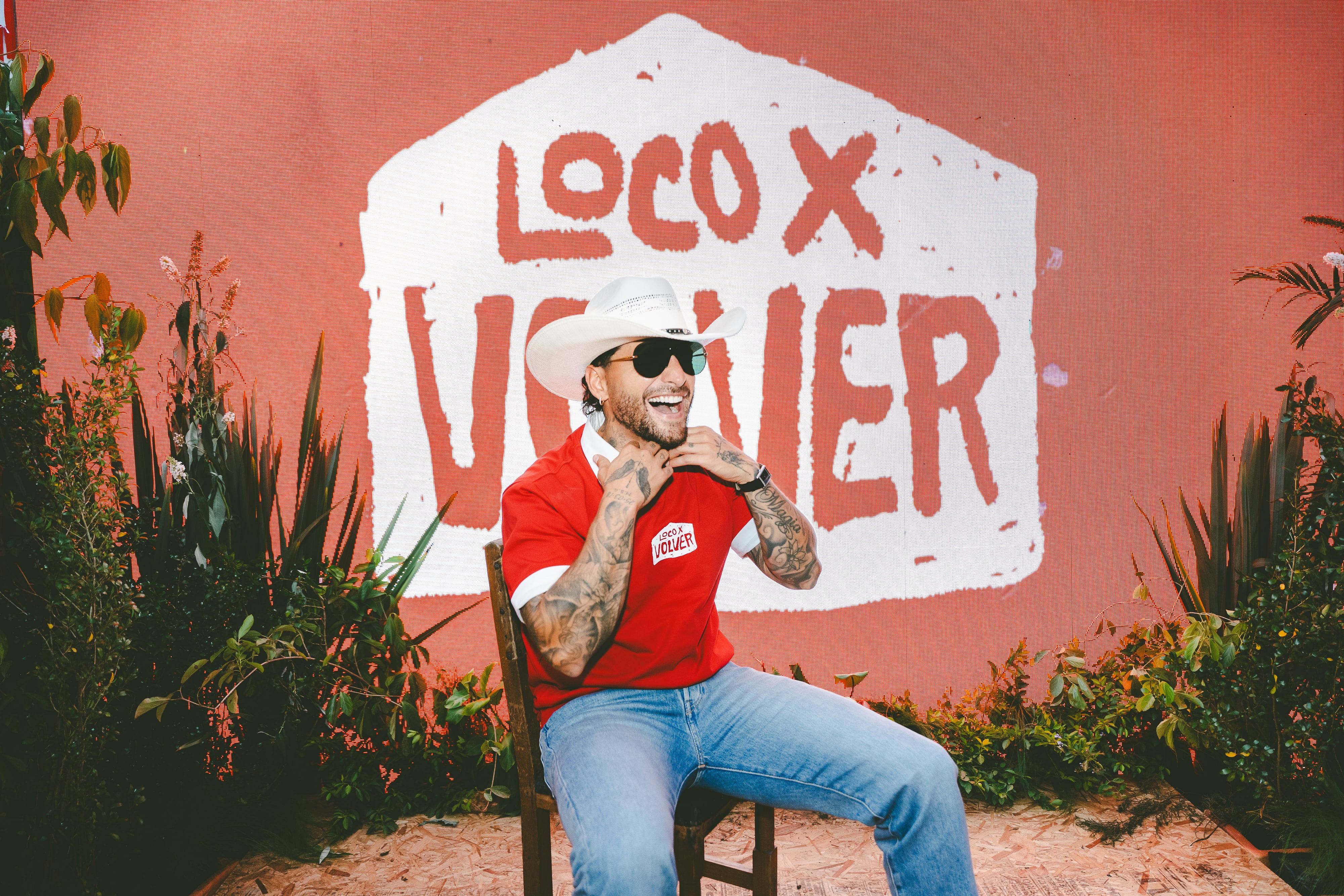 Maluma recibió a cerca de 100 personas en su casa de campo en Guarne, Antioquia, para una sesión de escucha exclusiva de su más reciente álbum 'Loco X Volver'.