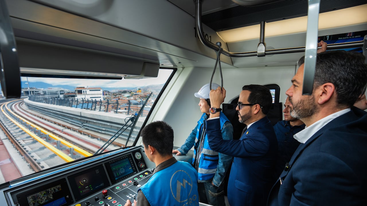 El presidente, Abelardo De La Espriella, junto al alcalde de Bogotá, Carlos Fernando Galán, el 2 de septiembre de 2026 en las obras del metro de Bogotá.