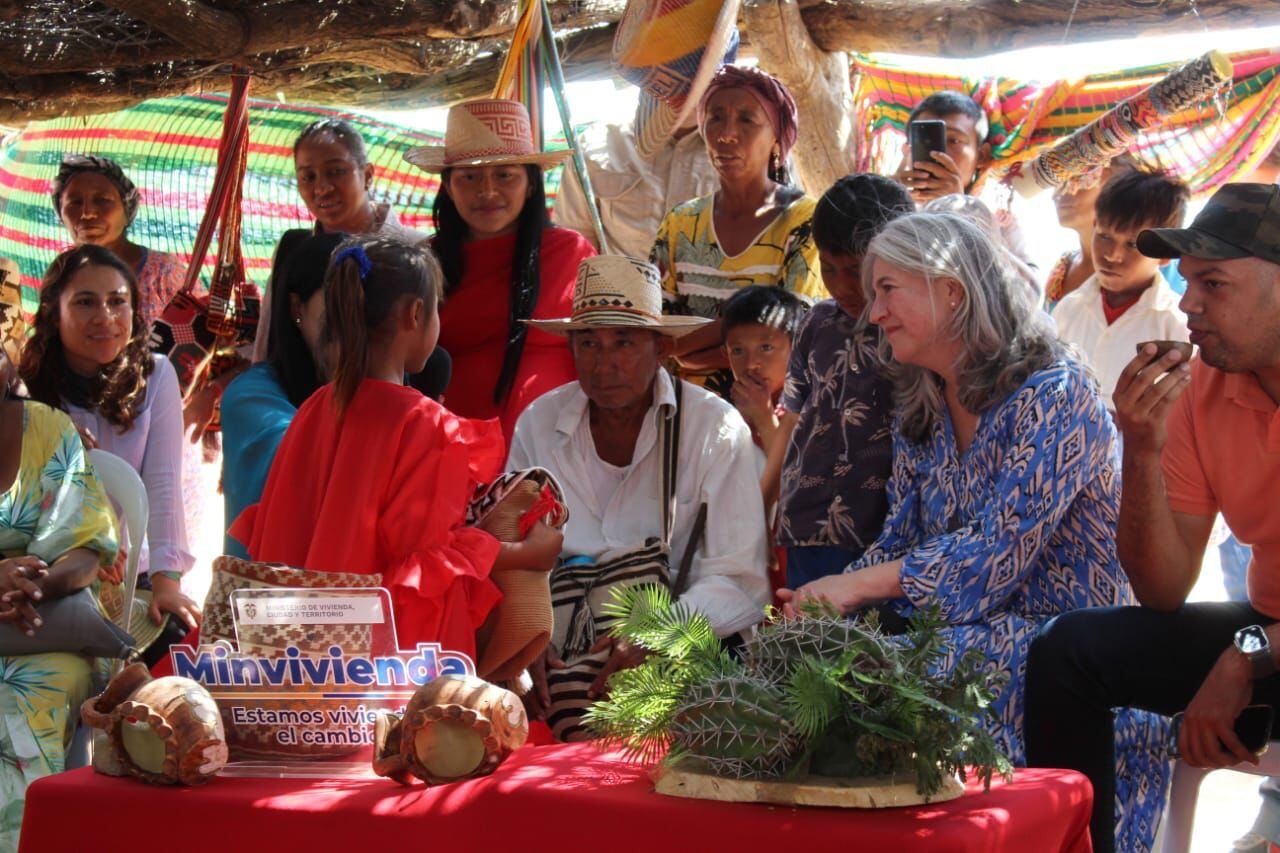 minstra de Vivienda Catalina Velasco pozos de Mapashira e Ishishon en La Guajira.