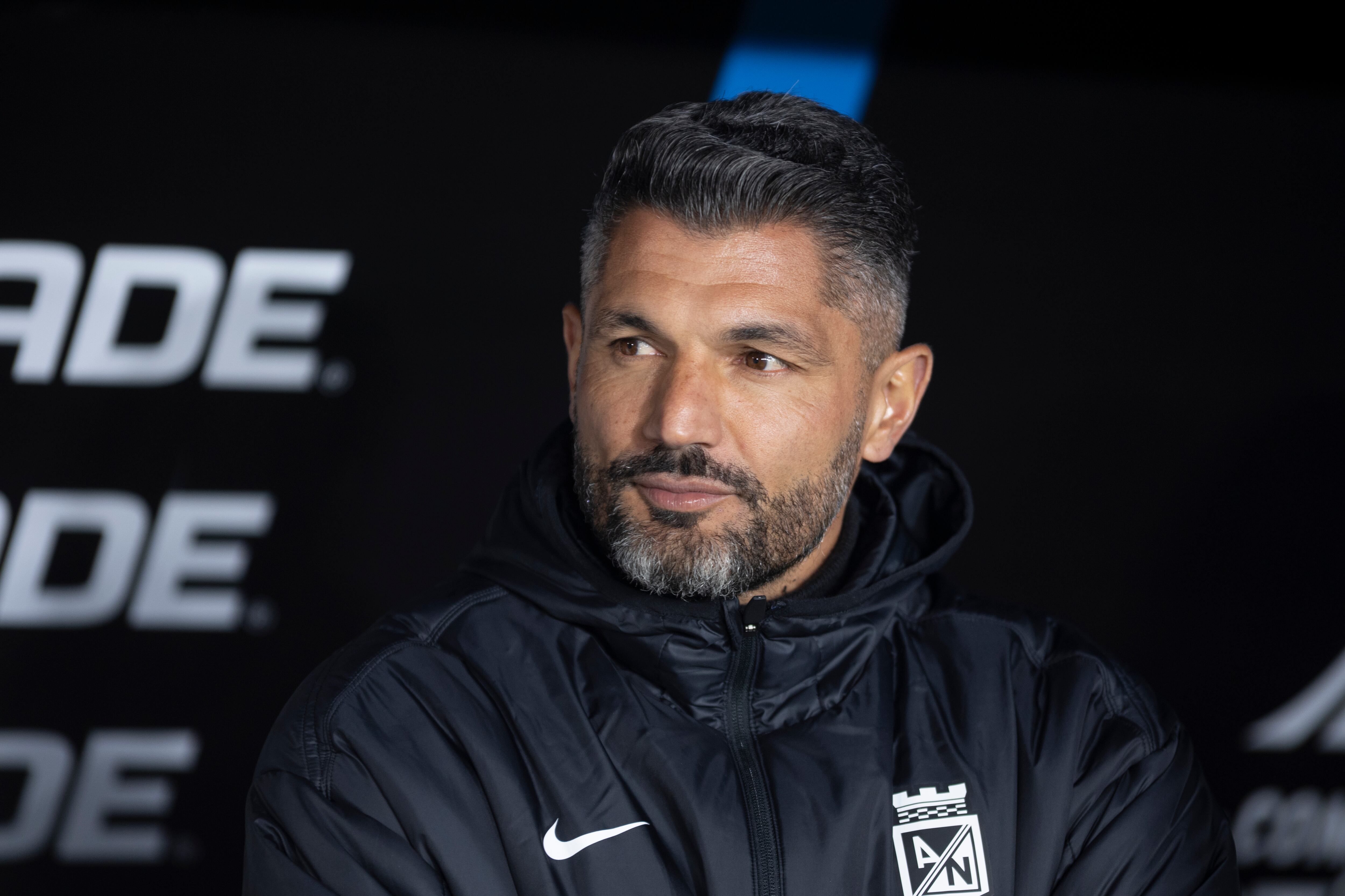 MONTEVIDEO, URUGUAY - MAY 28: Head coach Javier Gandolfi of Atletico Nacional gestures during a Copa Libertadores group F match between Nacional and Atletico Nacional at Gran Parque Central on May 28, 2025 in Montevideo, Uruguay.  (Photo by Ernesto Ryan/Getty Images)