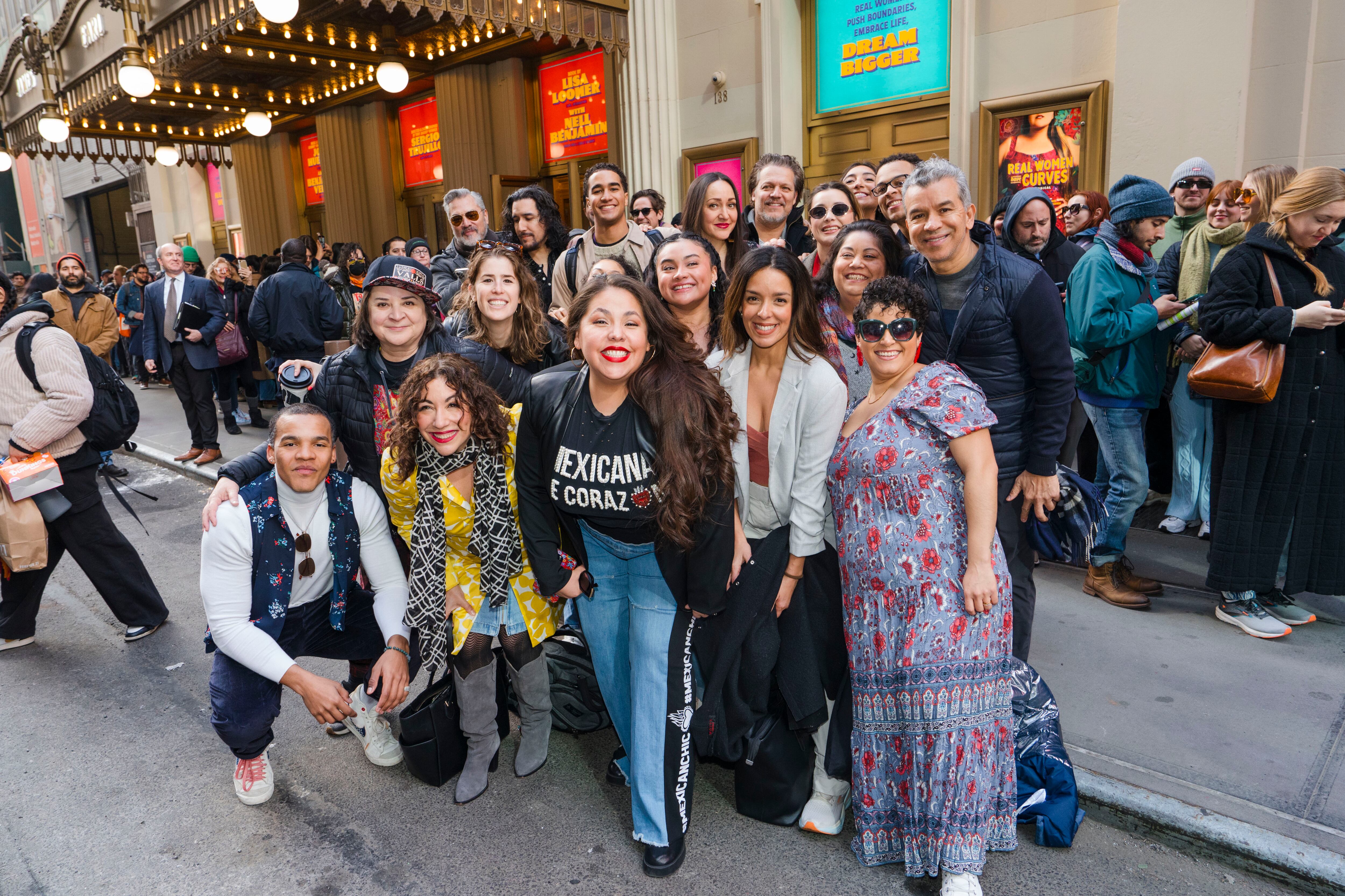 Sergio Trujillo debuta dirigiendo en Broadway con 'Real Women Have Curves'.