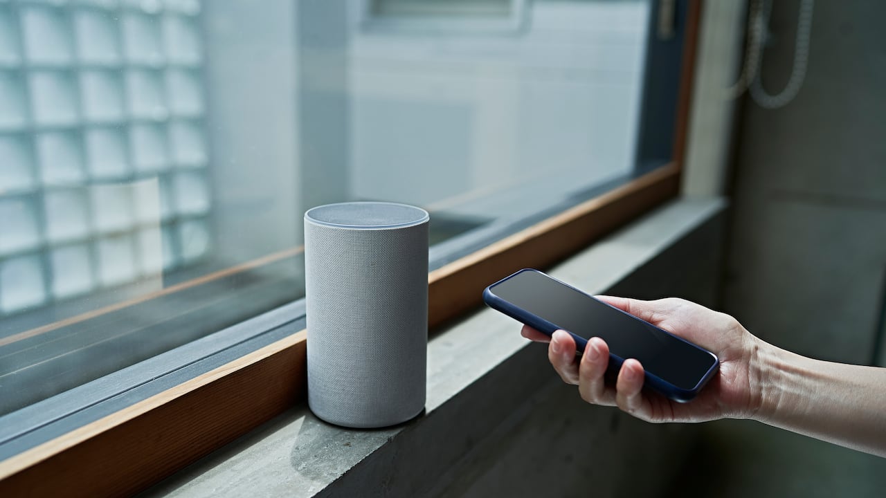 Los asistentes virtuales facilitan la rutina diaria de las personas.