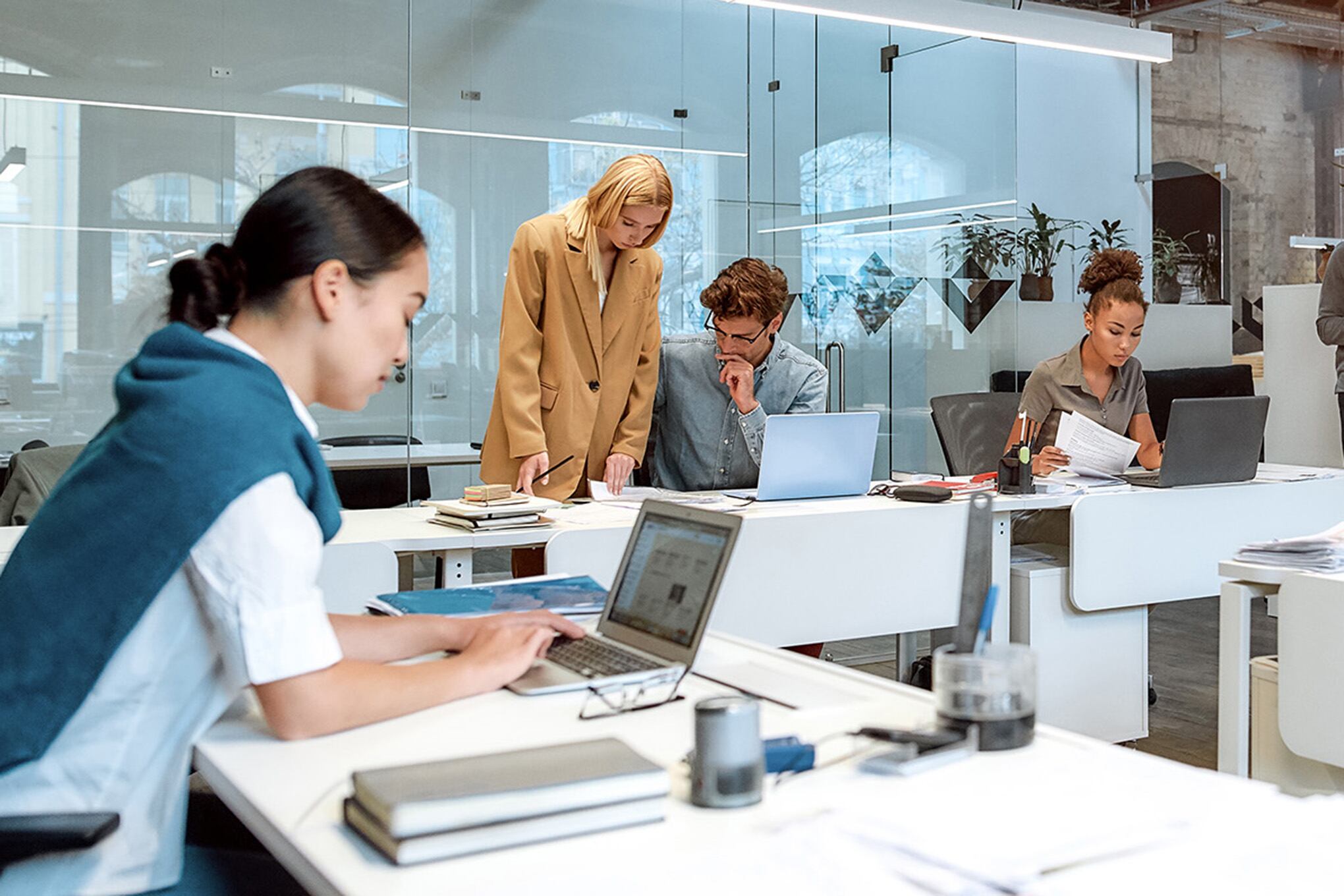 Empresarios, empleados, gente oficina
